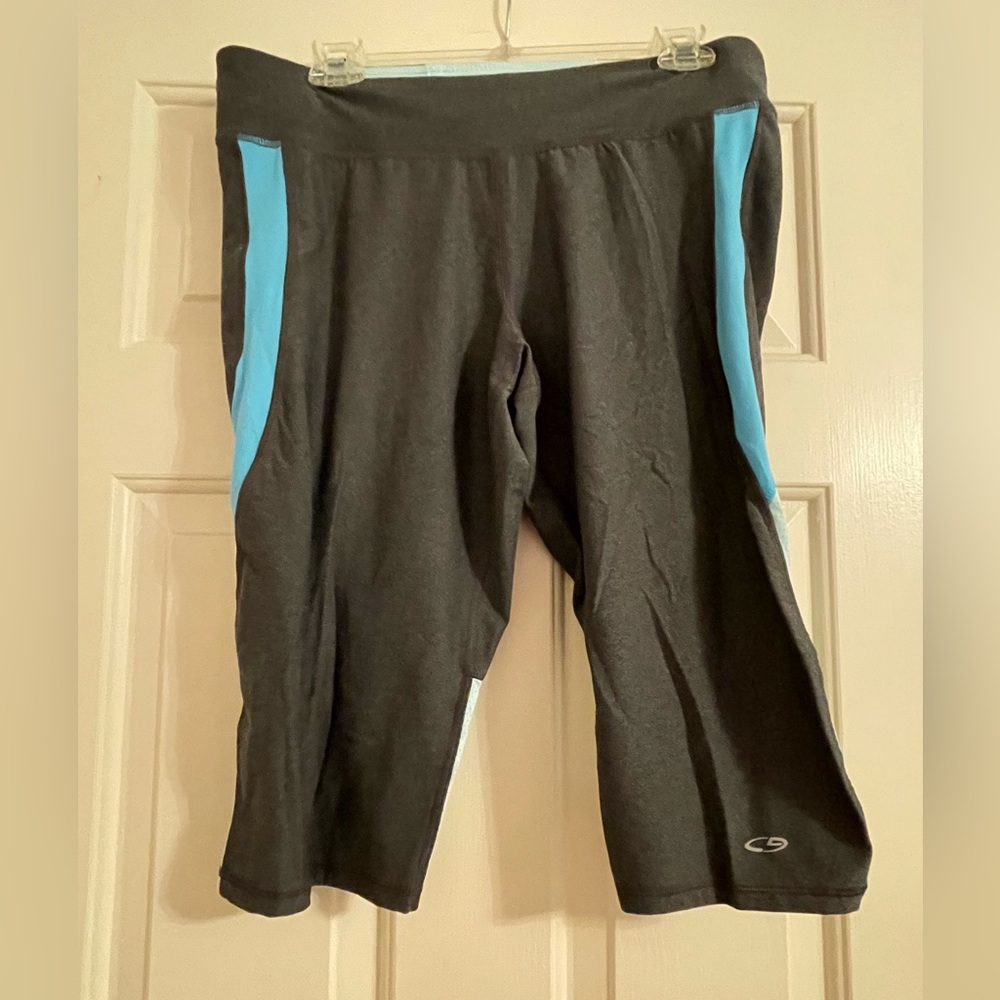 Woman’s gray and light blue capri yoga pants-size XL